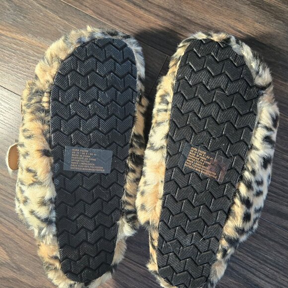 JUST FAB/JF "Kara" Fuzzy Leopard Slippers for Women NEW IN BOX/SIZE 10 - Picture 5 of 5